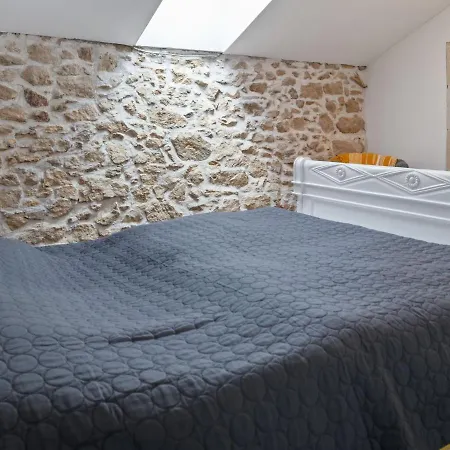 Charming Holiday Home In Rouzede With A Private, Heated Swimming Pool Prázdninový dům Rouzède