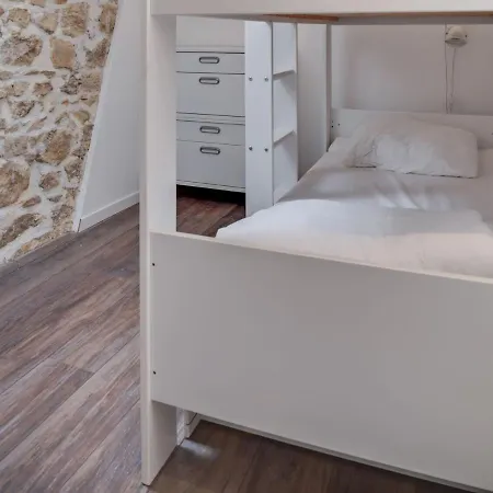 Charming Holiday Home In Rouzede With A Private, Heated Swimming Pool Prázdninový dům *