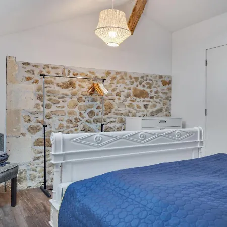 Charming Holiday Home In Rouzede With A Private, Heated Swimming Pool Prázdninový dům *