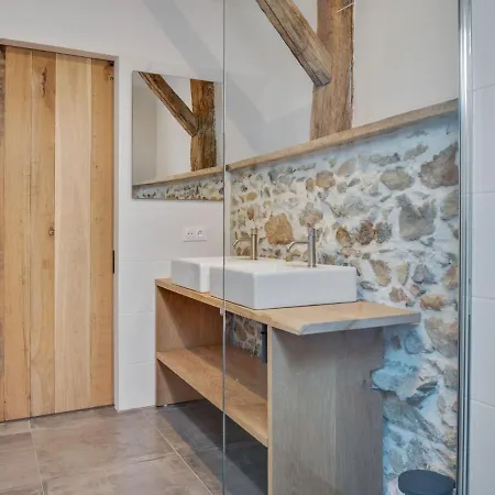 Charming Holiday Home In Rouzede With A Private, Heated Swimming Pool Prázdninový dům