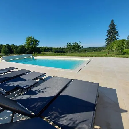 Charming Holiday Home In Rouzede With A Private, Heated Swimming Pool Prázdninový dům Rouzède