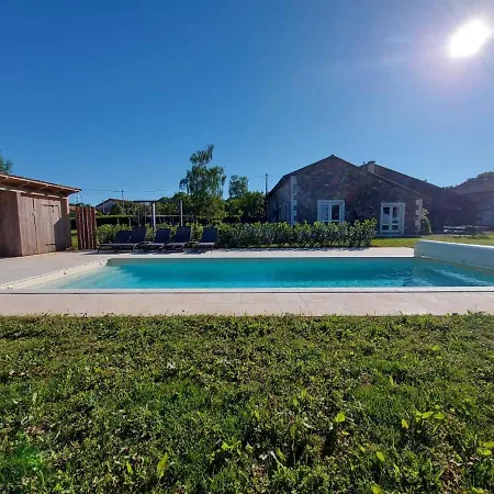 Prázdninový dům Charming Holiday Home In Rouzede With A Private, Heated Swimming Pool Rouzède